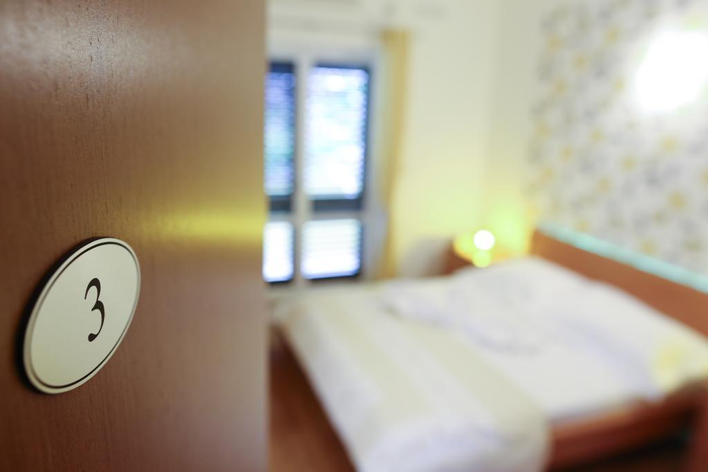 Sunrise Apartments ซัฟทัท ภายนอก รูปภาพ